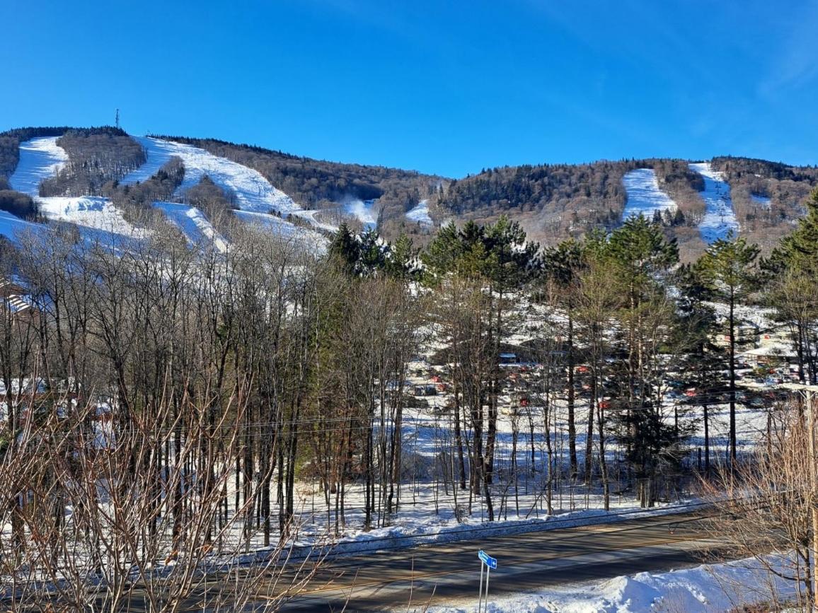 Superbe Condo Face Aux Pentes De Ski Stoneham!!! Exteriér fotografie