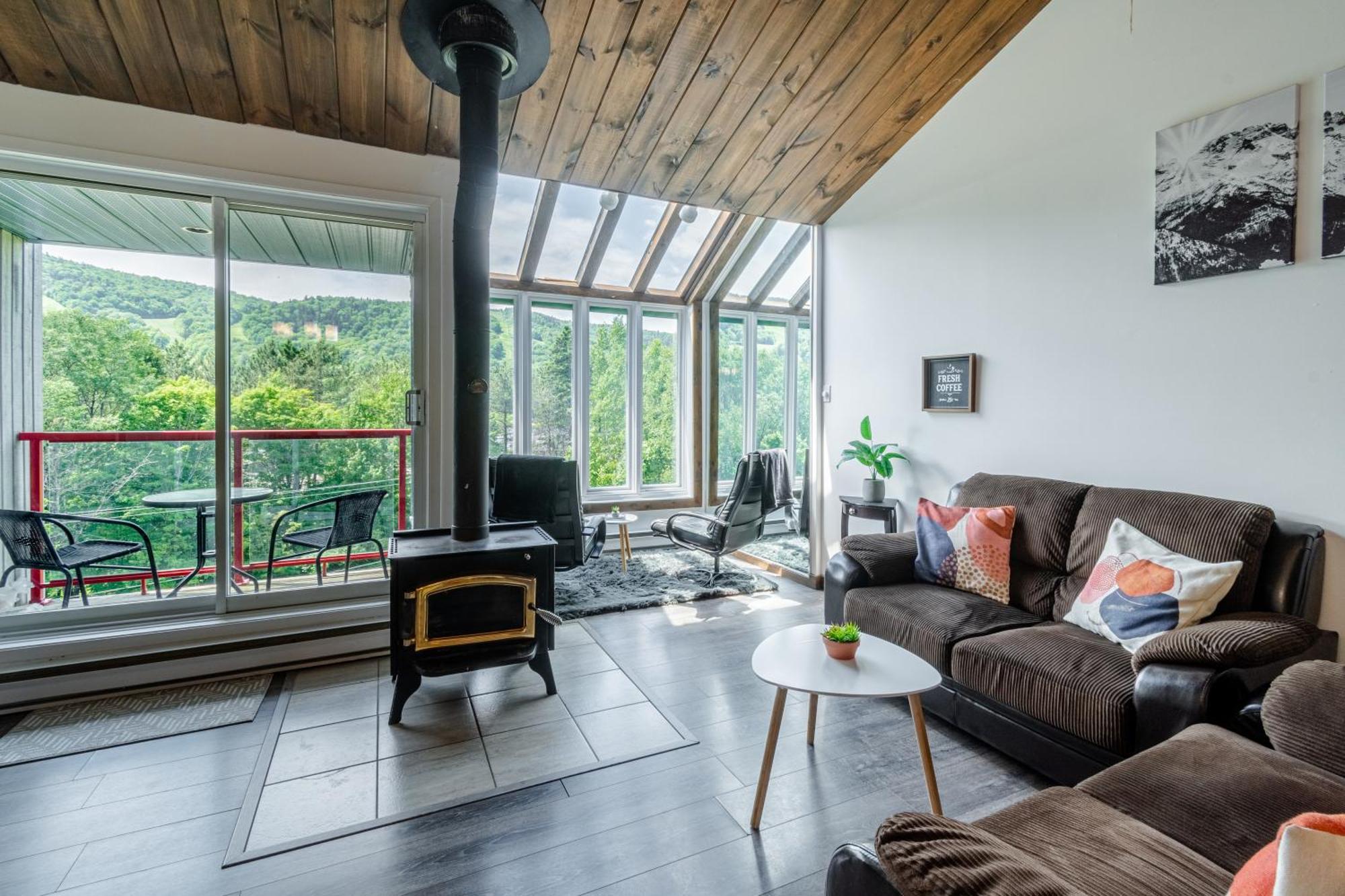 Superbe Condo Face Aux Pentes De Ski Stoneham!!! Exteriér fotografie